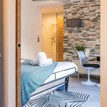 Rare ! With Terrace 5min Walk To The Palais Appartement *